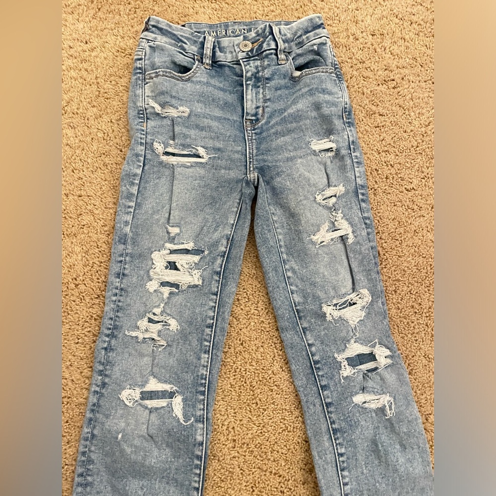 American Eagle curvy jeggings, cute ripped and patched!
